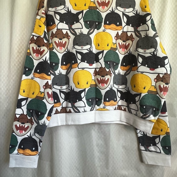 Woman's baby Looney tunes sweatshirt new - Picture 2 of 3